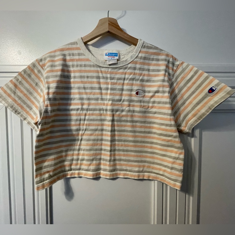 Champion Crop T. White, gray, peachy stripes. Sz M.